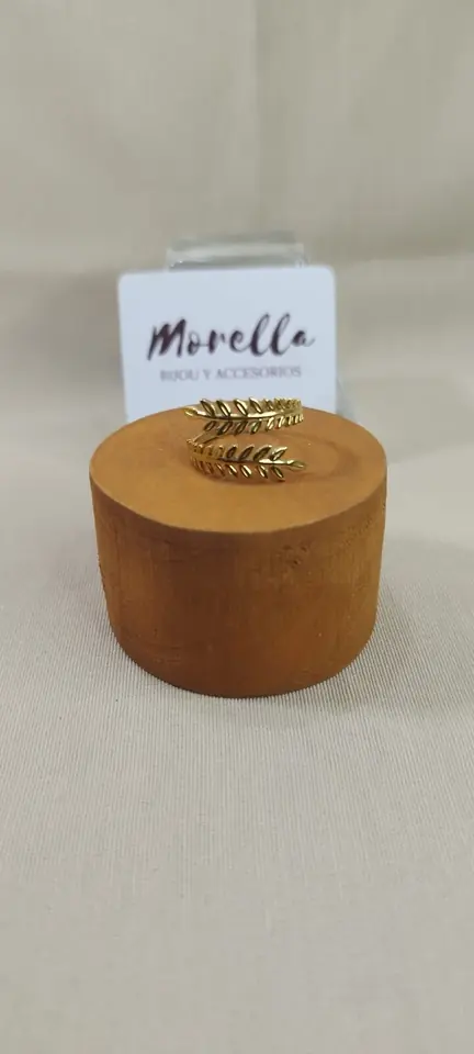 Anillo modelo hojas (dorado)