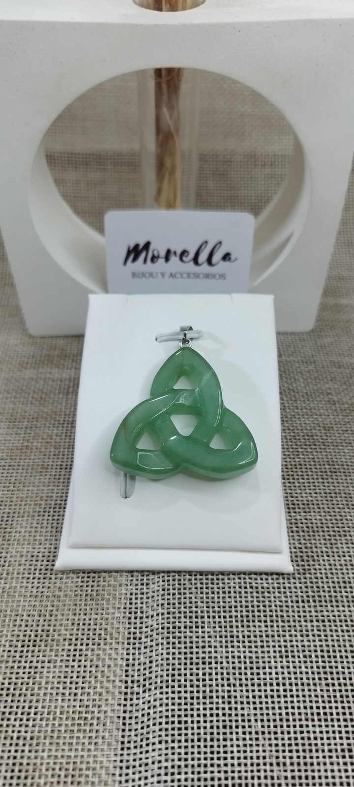 Dije nudo de bruja en piedra cuarzo verde
