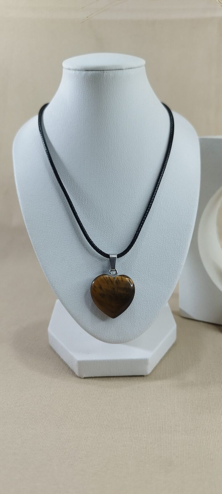Cordón con dije de ojo de tigre