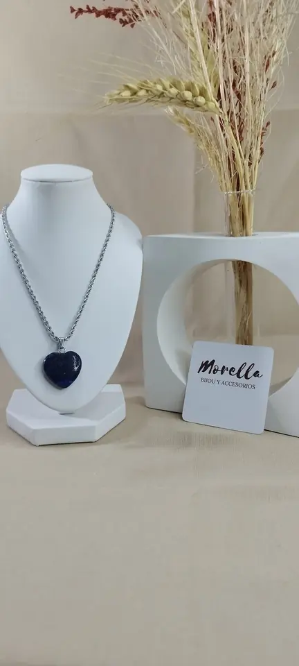 Cadena con dije en lapislázuli