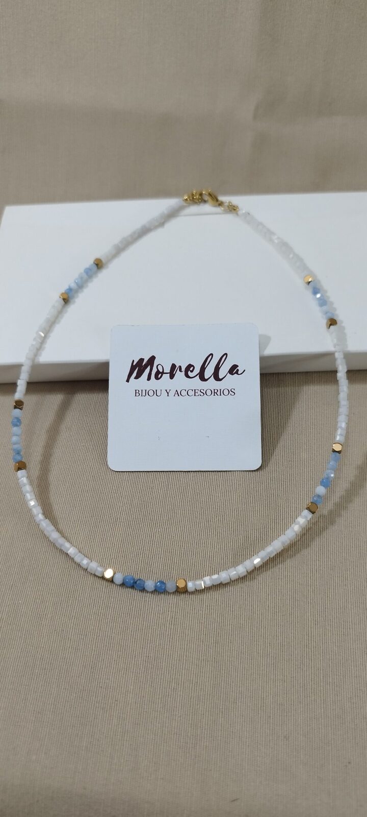 Collar blanco