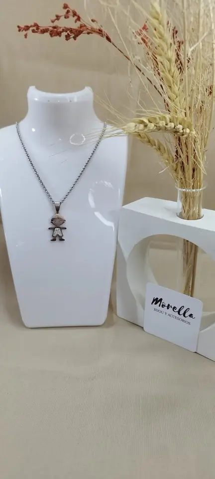 Cadena con dije de Niño