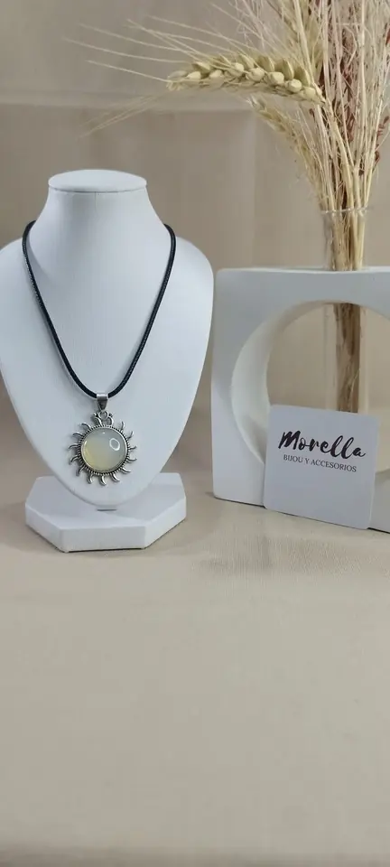 Cordón y dije en opalina