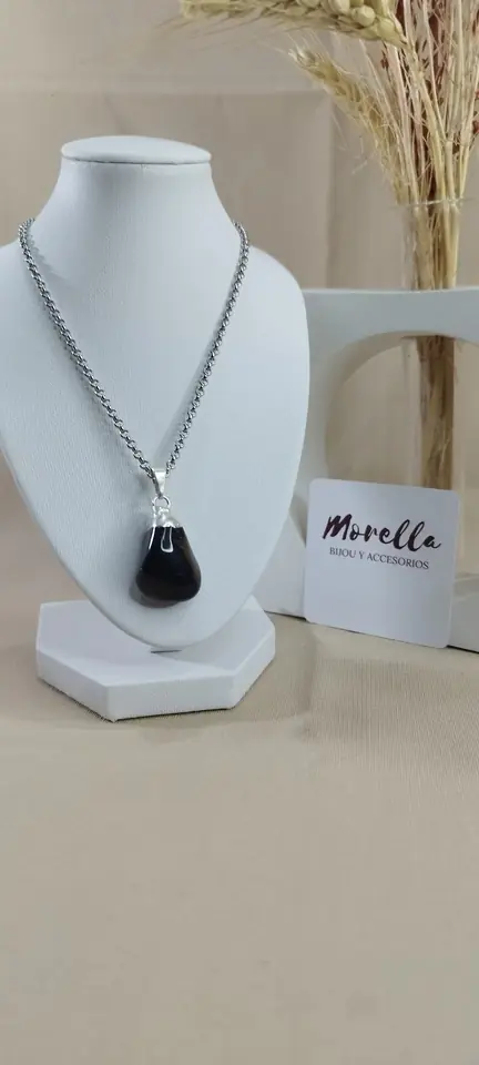 Cadena con dije obsidiana negra