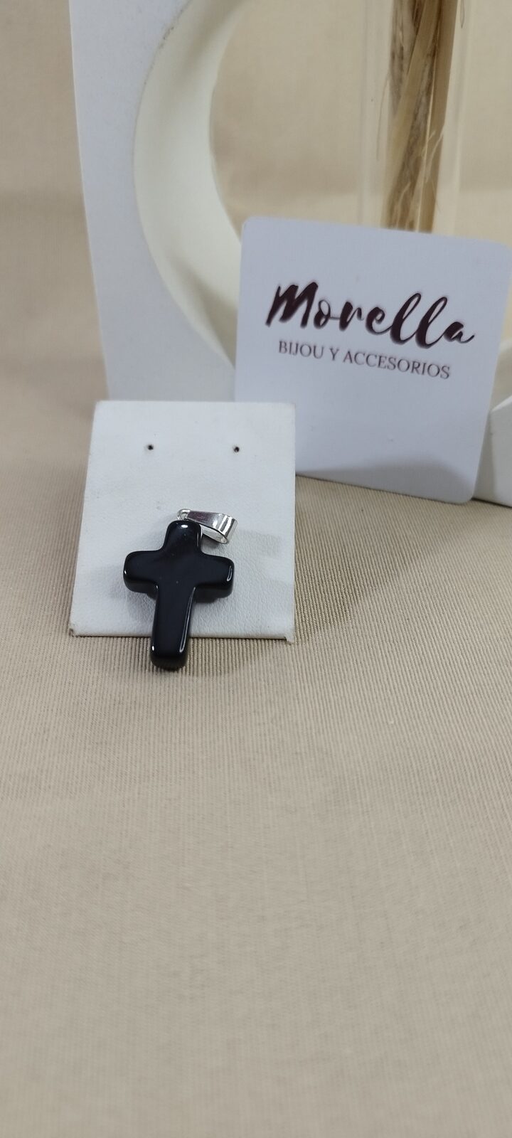 Dije en obsidiana negra