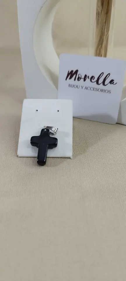 Dije en obsidiana negra