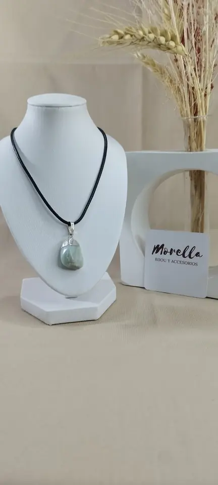 Cordón con dije amazonita