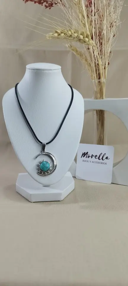 Cordón con dije turquesa