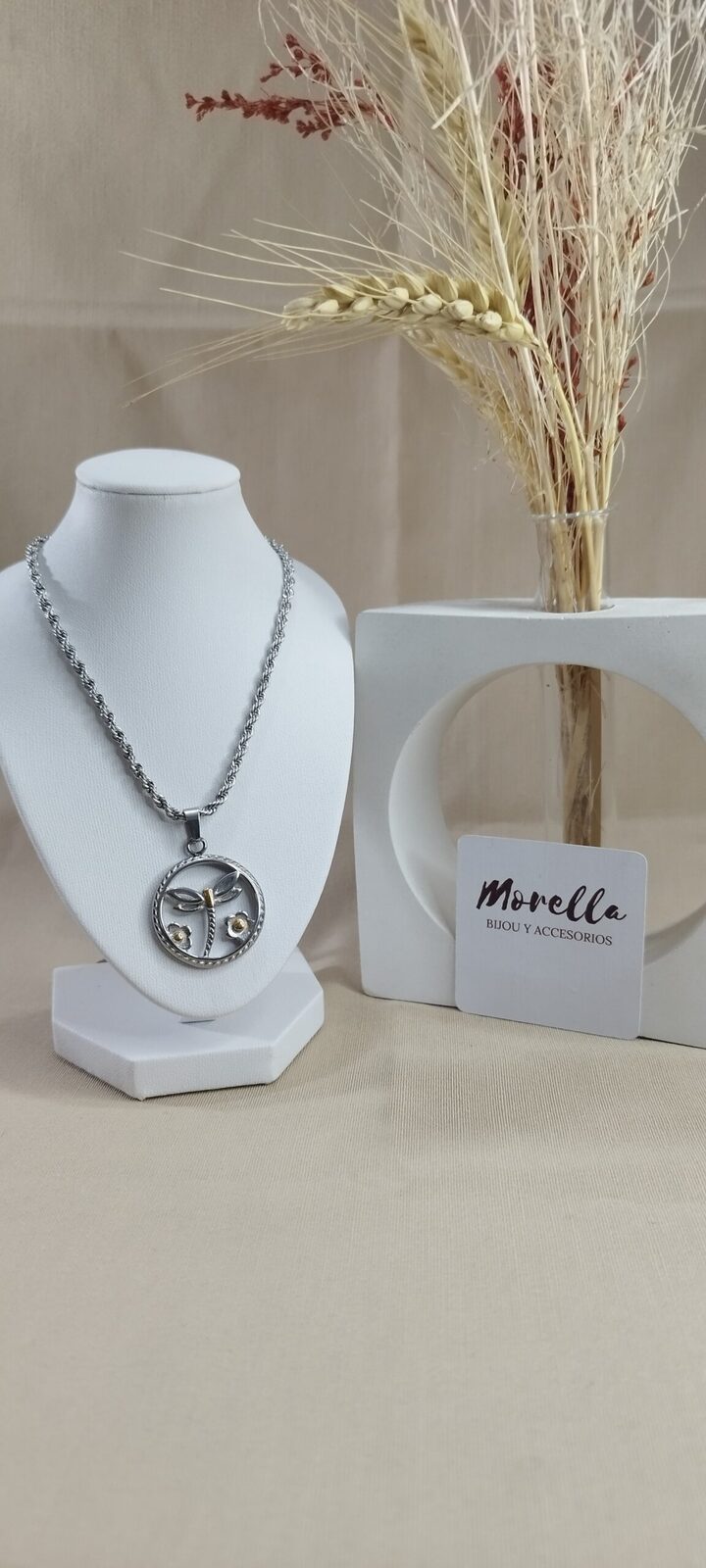 Cadena con dije de libélula
