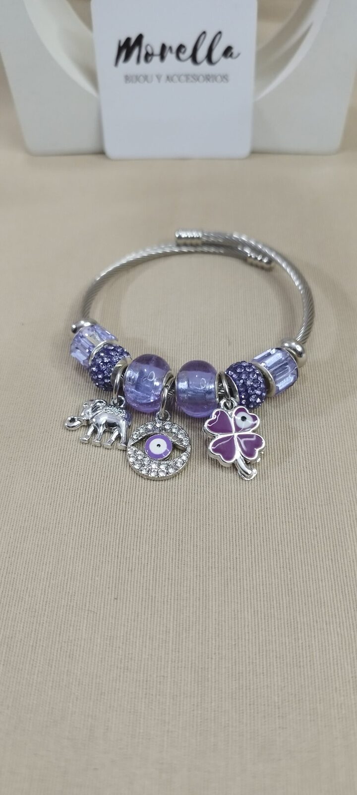 Pulsera trebol con acrílico