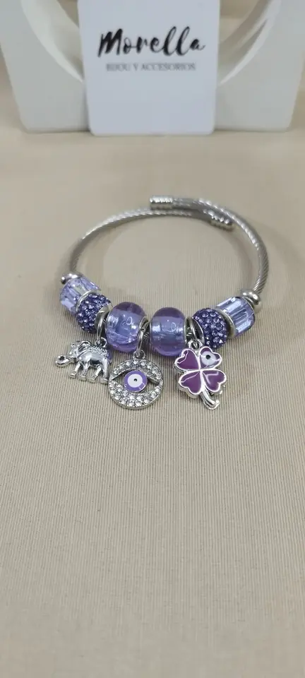 Pulsera trebol con acrílico