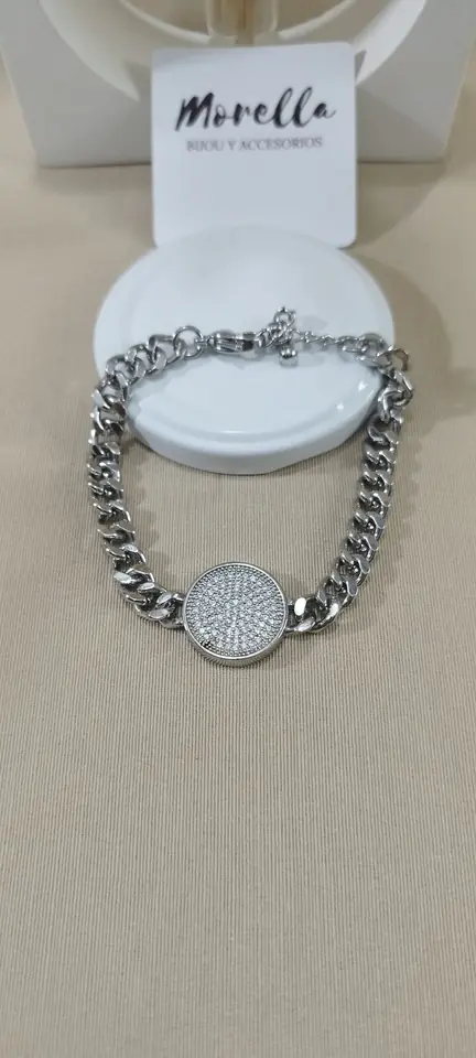 Pulsera con dije con brillo