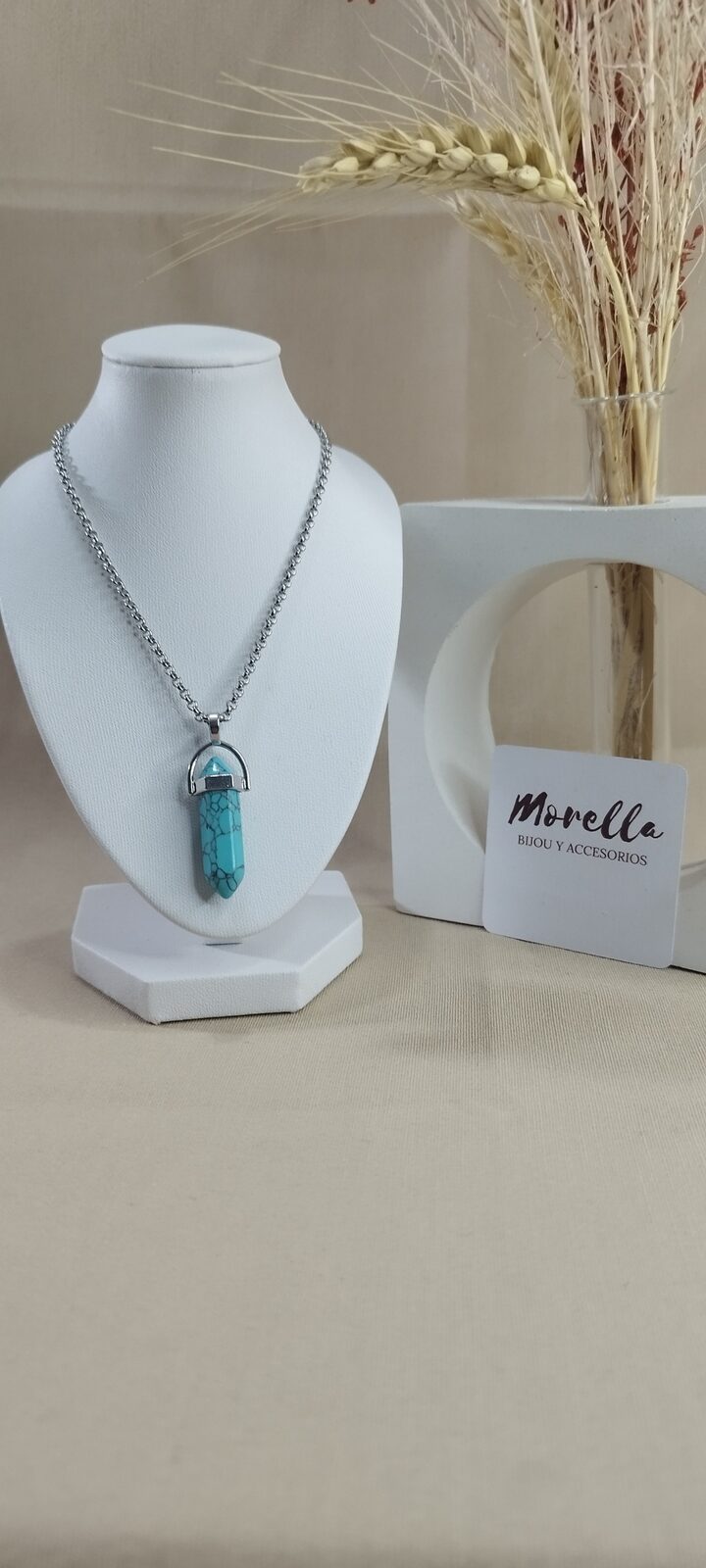 Cadena con dije turquesa