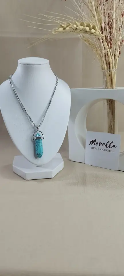 Cadena con dije turquesa