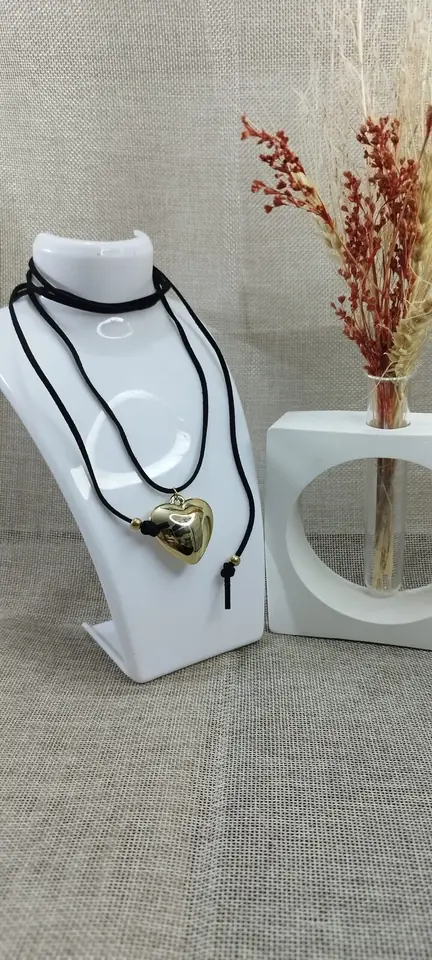 Choker corazón dorado
