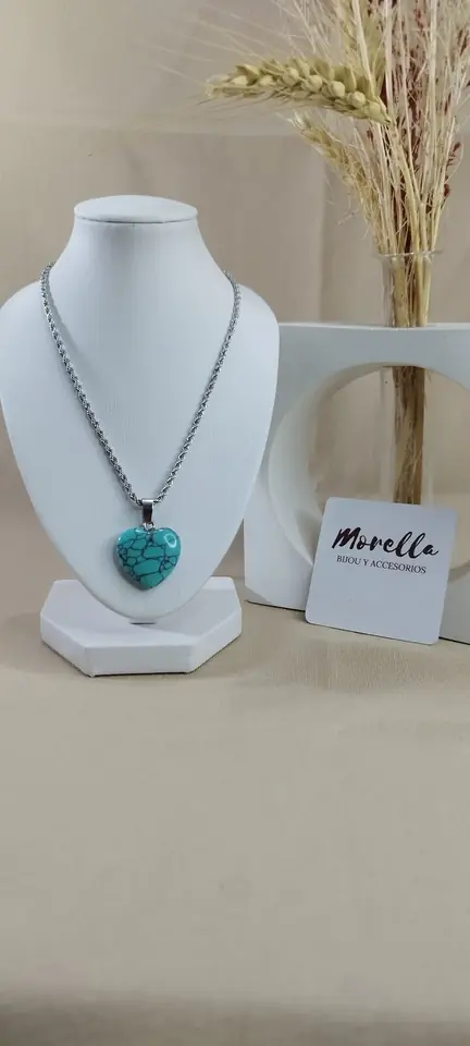Cadena con dije turquesa
