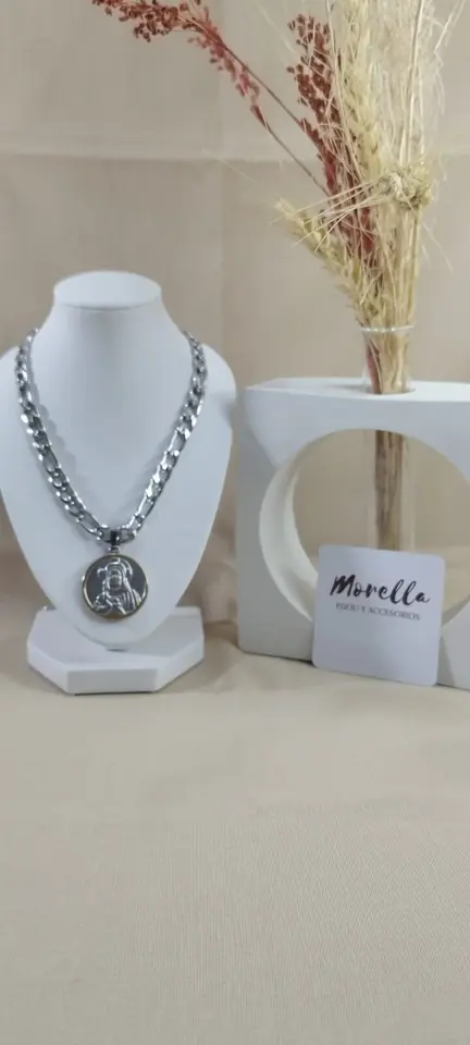 Cadena con dije Jesucristo