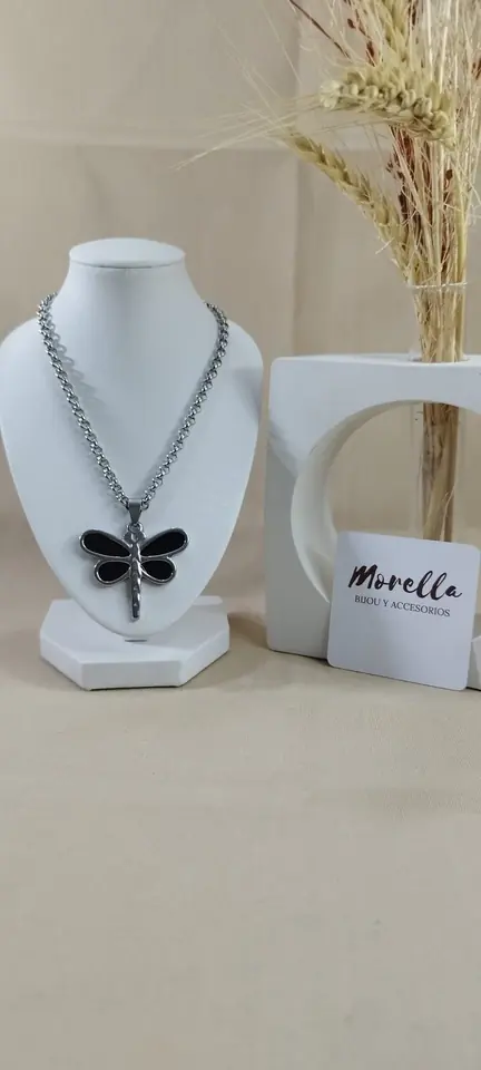 Cadena con dije de libélula