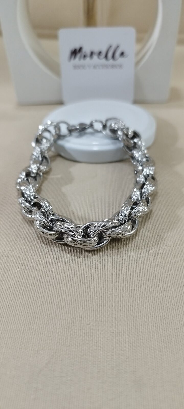 Pulsera gruesa eslabón entrelazado