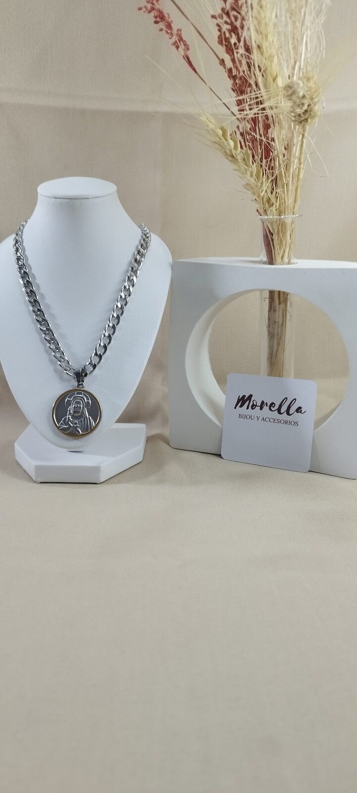 Cadena con dije Jesús