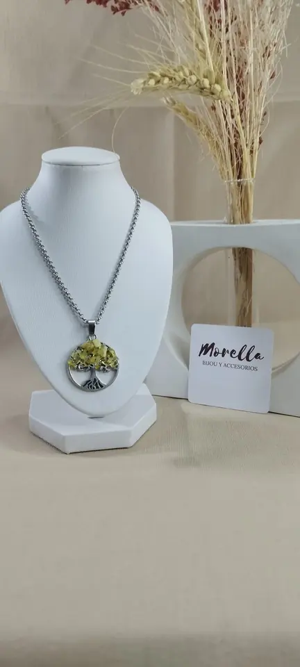 Cadena con dije en ópalo amarillo