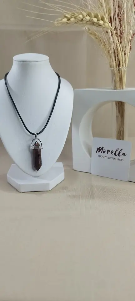 Cordón con dije de obsidiana caoba