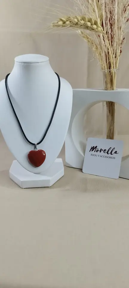 Cordón con dije jaspe rojo