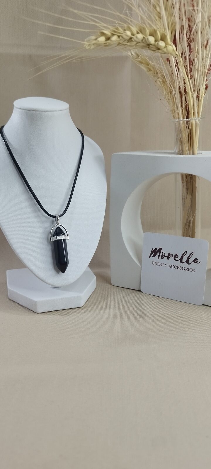 Cordón con dije obsidiana negra