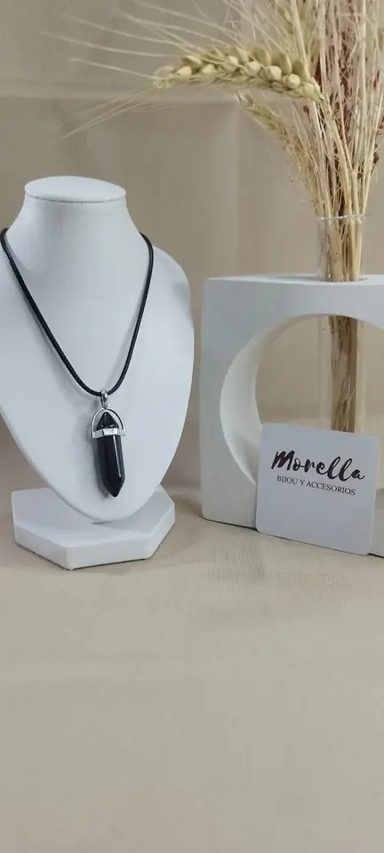 Cordón con dije obsidiana negra