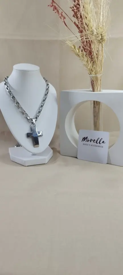 Cadena con dije cruz