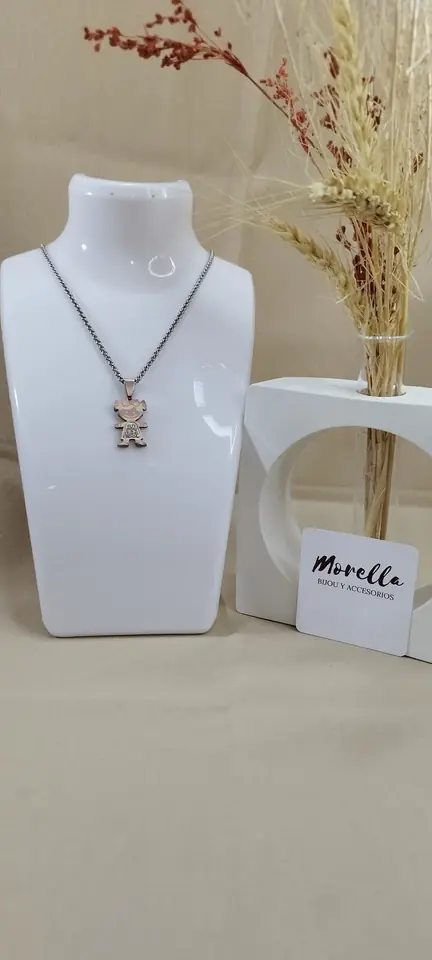 Cadena con dije niña