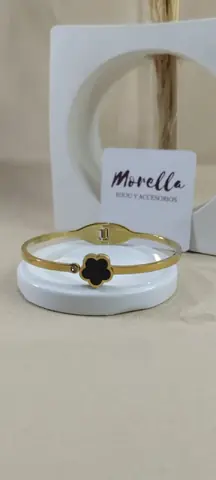 Esclava trébol negro