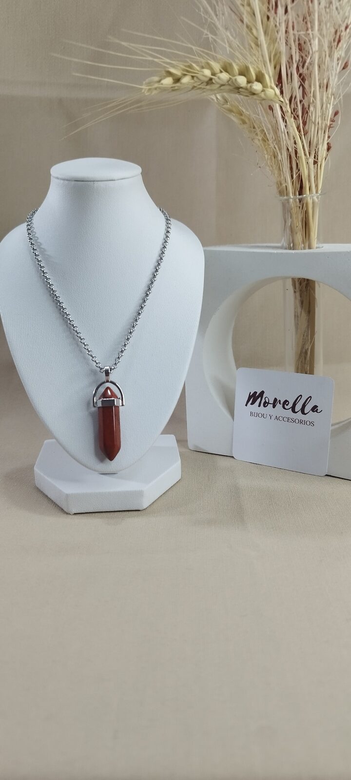 Cadena con dije jaspe rojo