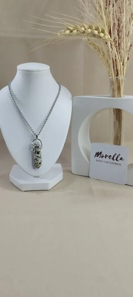 Cadena con dije jaspe dalmata