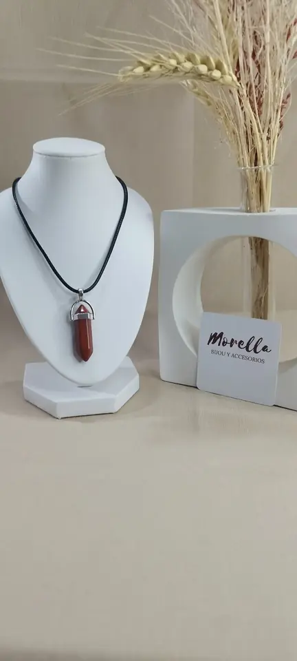 Cordón con dije jaspe rojo