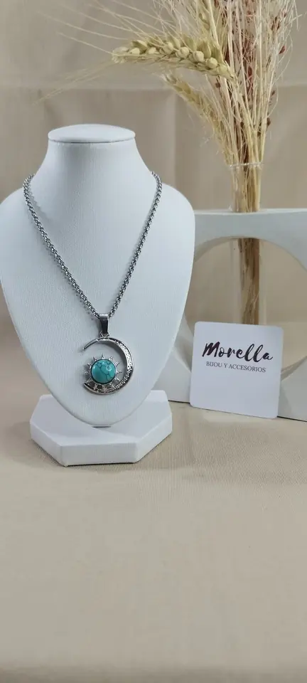 Cadena con dije en turquesa