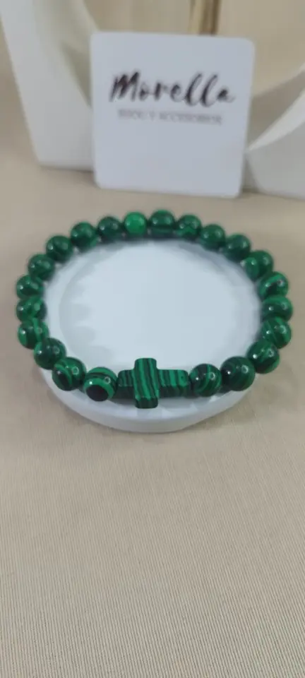 Pulsera 8 mm con dije cruz en Malakita