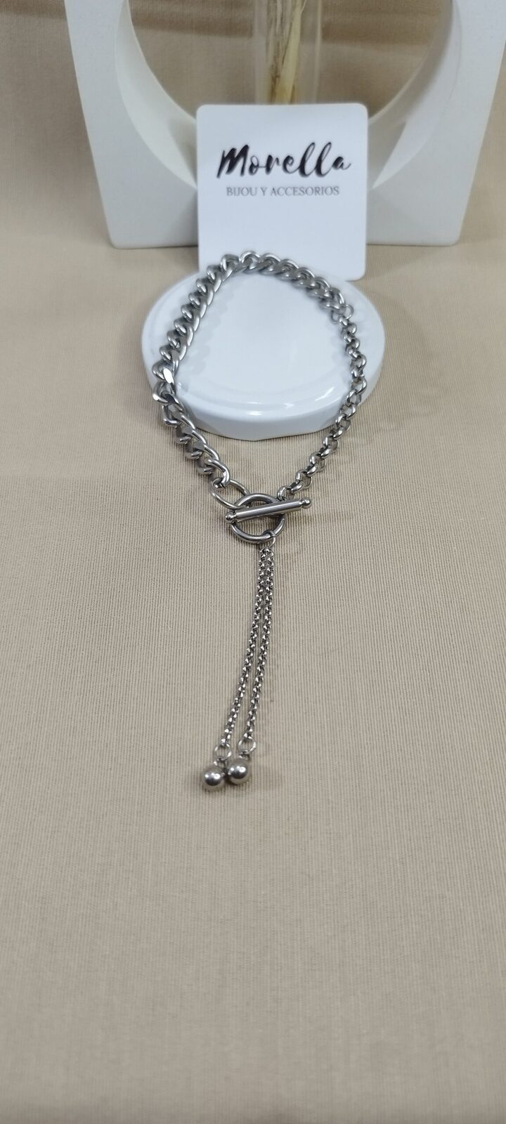 Pulsera con dije largo