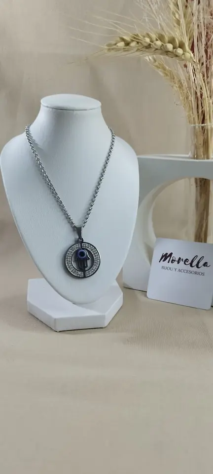 Cadena con dije ojo turco /mano de Fátima