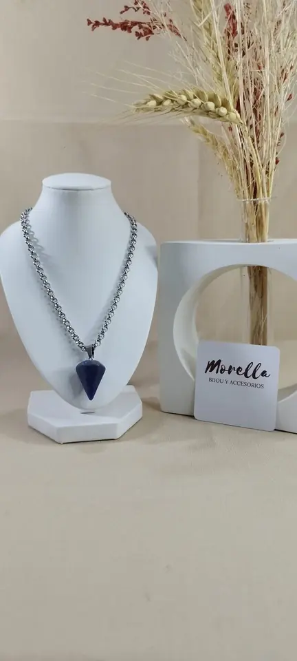 Cadena con dije de lapislázuli