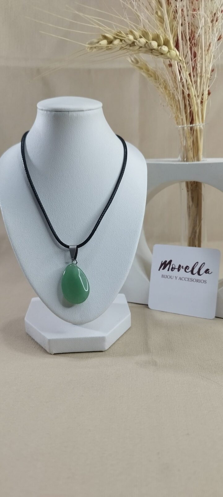 Cordón con dije cuarzo verde