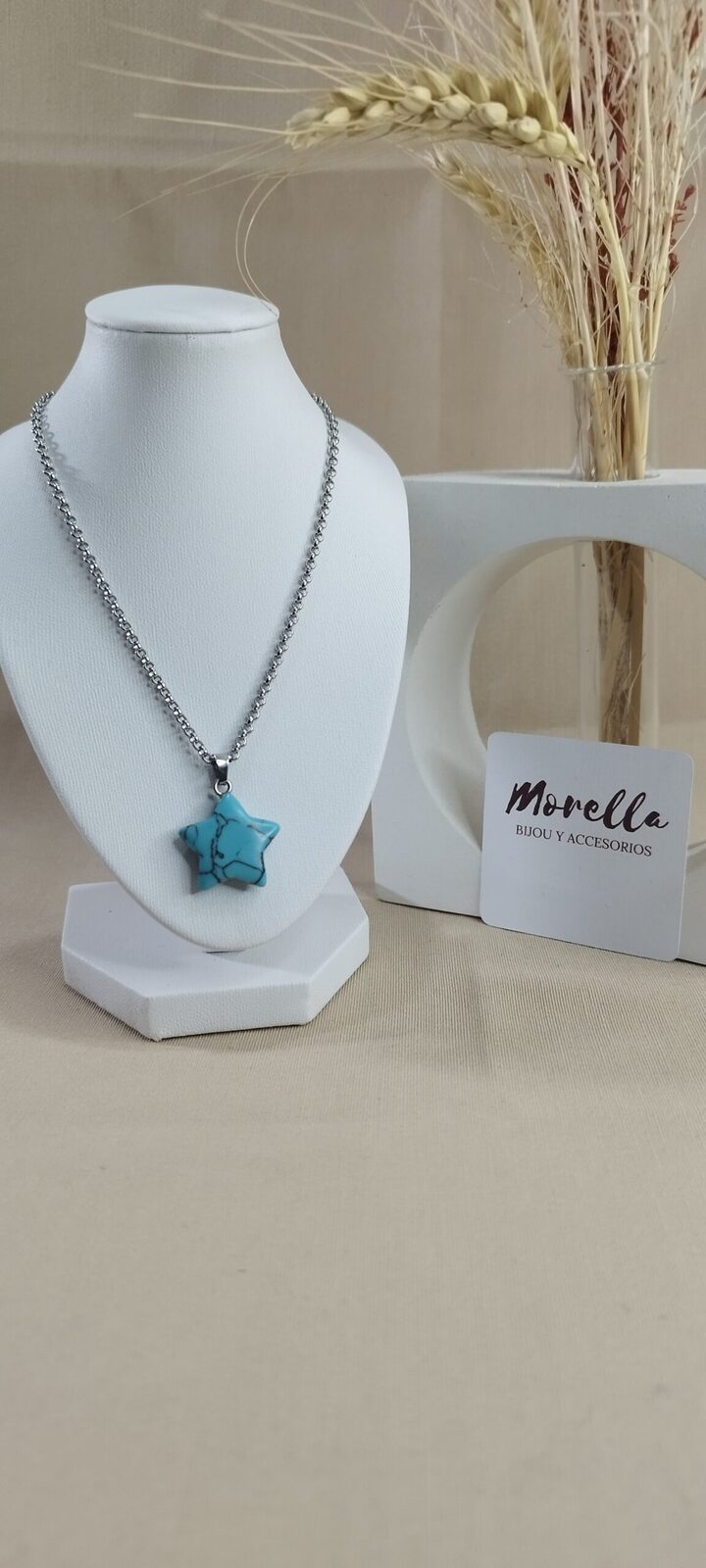 Cadena con dije en turquesa