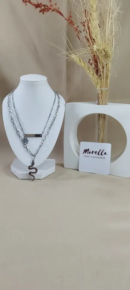 Multicadena doble con dije de serpiente