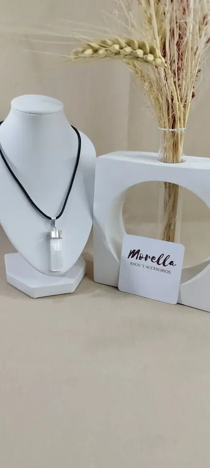 Cordón con dije selenita