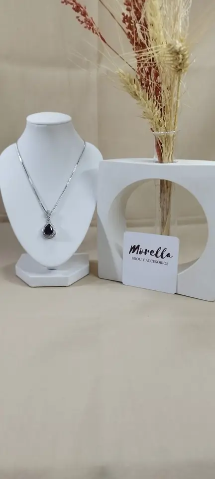 Cadena con dije gota violeta