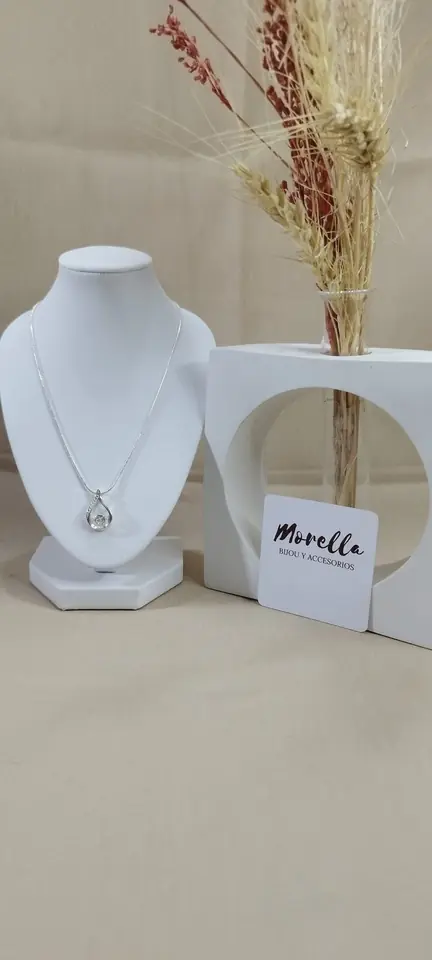Cadena con dije punto de luz /gota