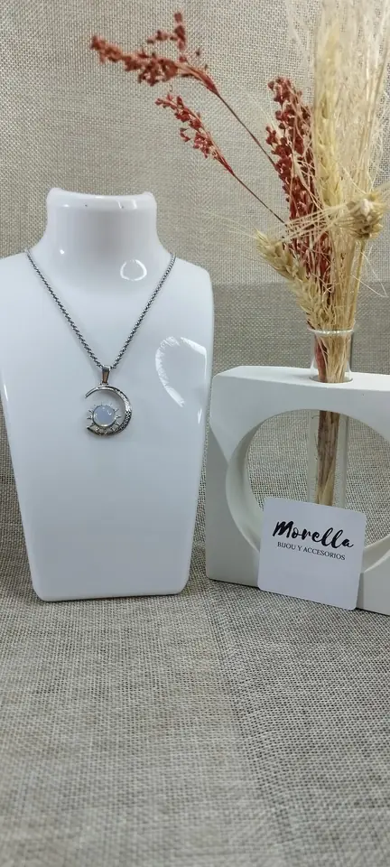 Cadena con dije opalina
