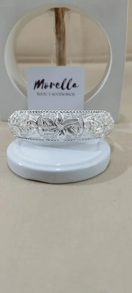 Esclava ajustable flor ( acero quirúrgico blanco)