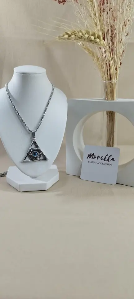 Cadena y dije ojo de Horus
