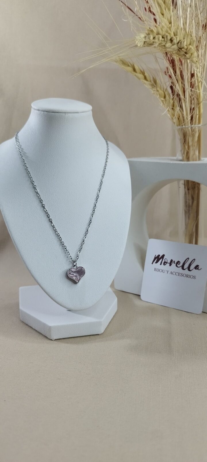 Cadena con dije corazón rosado